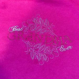 pink crew neck/ white collar. best grandma ever